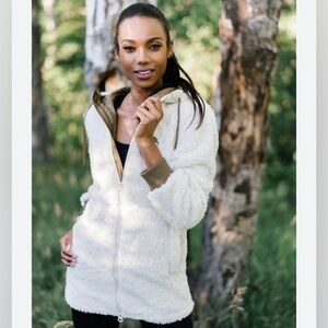 ZYIA Active Teddy jacket longer length‎ cream size small